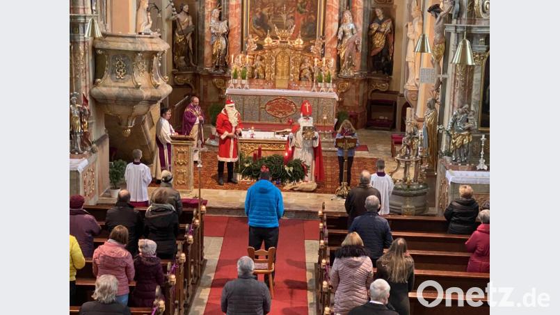 Nikolaus-Besuch in der Pfarrkirche in Beidl. Bild: Alois Bauer/exb