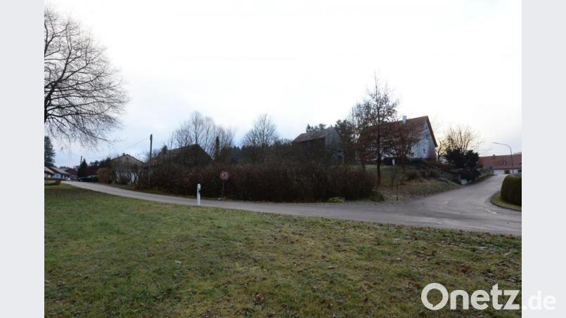Die beiden durch Unterrehberg führenden Straßen sollen nach Meinung des Georgenberger Gemeinderats gleichberechtigt und deshalb für den allgemeinen Verkehr durchgängig befahrbar sein. Bild: bey