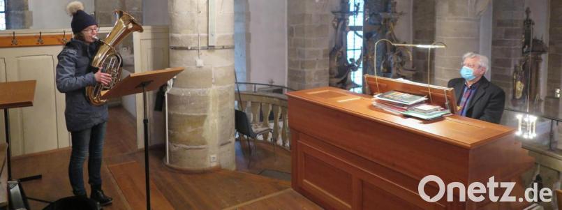 Elena Rodler mit dem Tenorhorn und Josef Zaglmann an der Orgel spielten am zweiten Adventssonntag in der Stadtpfarrkirche. Bild: jzk