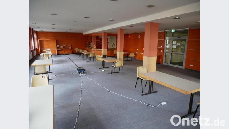 Über einen separaten Zugang von der Egerer Straße aus ist der als &quot;Co-Working-Space Waldsassen&quot; bezeichnete großzügige &quot;Heimarbeitsplatz&quot; für die Benutzer zu erreichen. Neben einer Internet-Verbindung, Heizung und Stromversorgung stehen auch Toiletten zur Verfügung. Bild: hmr