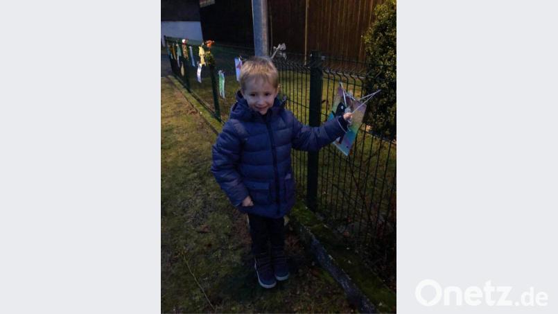 Sohn Lukas hilft seiner Mama jeden Morgen beim Aufhängen eines neuen Bildes. Bild: sei