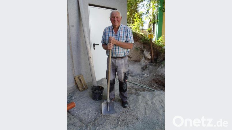 Die Eigenleistungen des Festspielvereins bei all seinen Bauvorhaben sind schlichtweg bewundernswert. Vorbild und absoluter Rekordhalter bei den Arbeitsstunden ist der Vorsitzende Altbürgermeister Hans Drexler. Bild: u