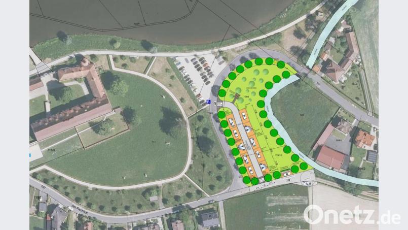 Auf der vorhandenen Fläche am Fischhof soll jetzt ein Platz für zehn Wohnmobile geschaffen werden. Der Plan sieht eine Streuobstwiese, Baumreihen sowie eine Erschließung vor. Das Gesamtvorhaben wird aktuell auf Kosten von rund 223 500 Euro geschätzt. Bild: ws