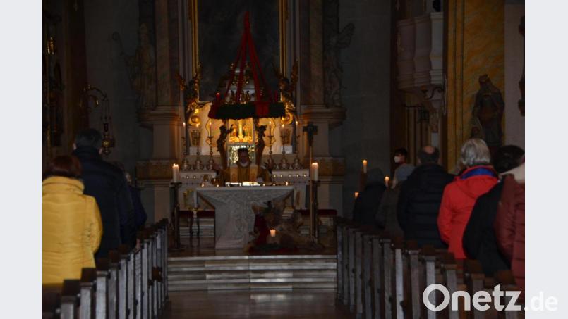 Dekan Alexander Hösl ging im Patroziniumsgottesdienst auf die Auserwählung Mariens als Mutter Gottes ein. Bild: dob