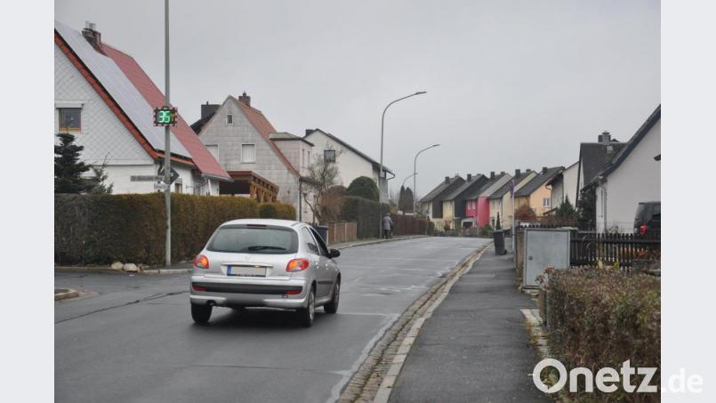Bei Verkehrsmessungen im Kleinklenauer Weg hat sich nicht jeder Autofahrer ans vorgeschriebene Tempo gehalten. Eine Begrenzung auf 30 km/h will die Stadt aber nicht vornehmen. Mit dem Kanal- und Wasserleitungsbau im nächsten Jahr wird der Verkehr bereits eingeschränkt. Bild: ws