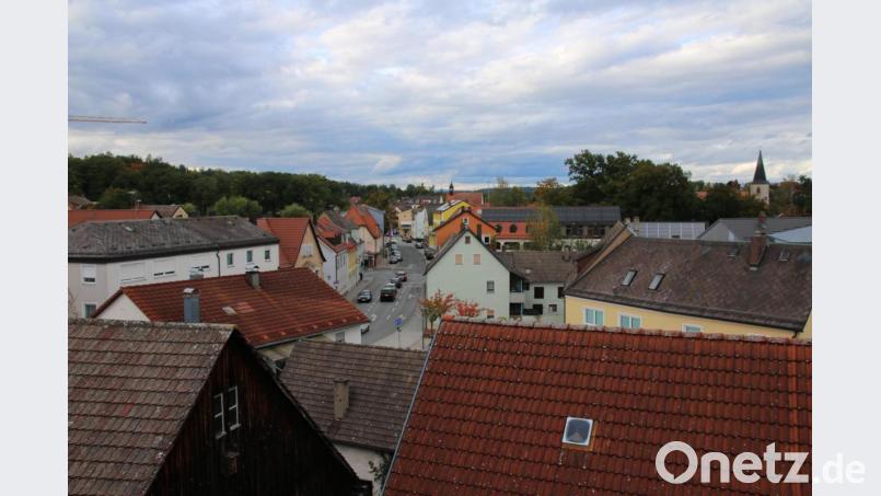 Trotz Pandemie ein erfolgreiches Jahr für Grafenwöhr. Ruhig liegt die Stadt da, das soziale Leben kam die letzten Wochen zu erliegen. Bürgermeister Edgar Knobloch hofft, dass 2021 wieder mehr Leben die Stadt erfüllen kann. Bild: sne