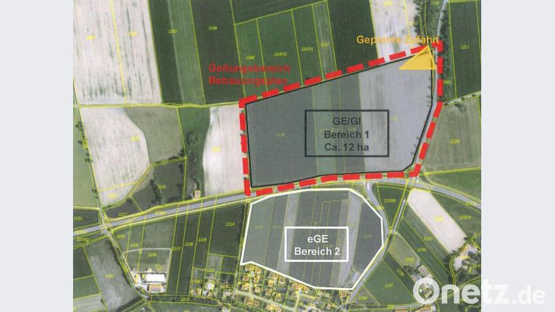 Der Lageplan zeigt die vorgesehene, zwölf Hektar große Fläche für den Werksneubau an der Umgehungsstraße (rot umrandet). Der Bereich 2 wäre eine im Flächennutzungsplan bereits markierte Gewerbefläche, die aber mit der Ziegler-Investition nichts zu tun hat. Bild: Stadt Bärnau/exb