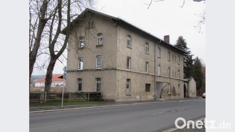Im Bahnhof Waldsassen (Bild) könnte der Jugendtreff bald eröffnet werden. Noch gibt es zwar einige Restarbeiten, das größte Hindernis sind aber die aktuell gültigen Corona-Einschränkungen. Bild: kgg