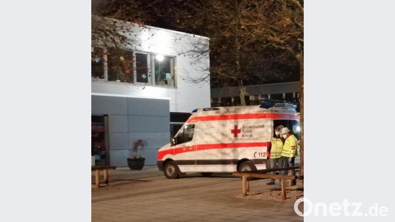 Seit Freitagabend mussten drei weitere Heimbewohner notfallmäßig in Krankenhäuser verlegt werden. Bild: cv