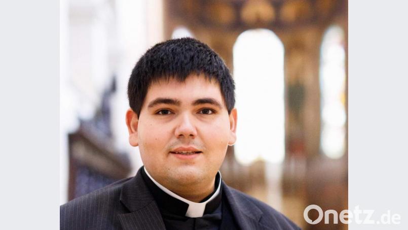Vergangenen Samstag wurde der 26-jährige Hirschauer Ramon Rodriguez im Hohen Dom St. Peter in Regensburg durch Bischof Rudolf Voderholzer zum Diakon geweiht. Bild: u