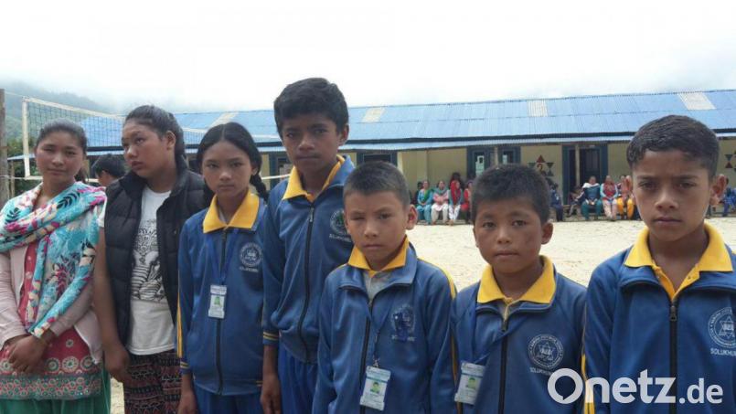 Die Schulkinder von Angpang werden vom Verein “Kinder von Nepal” unterstützt - auch mithilfe von Spenden des Weltladens Auerbach. Bild: exb