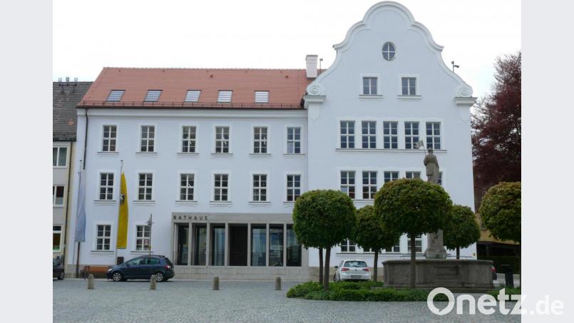 Das Rathaus Waldsassen ist ab Mittwoch nur mehr nach telefonischer Anmeldung geöffnet. Archivbild: kgg