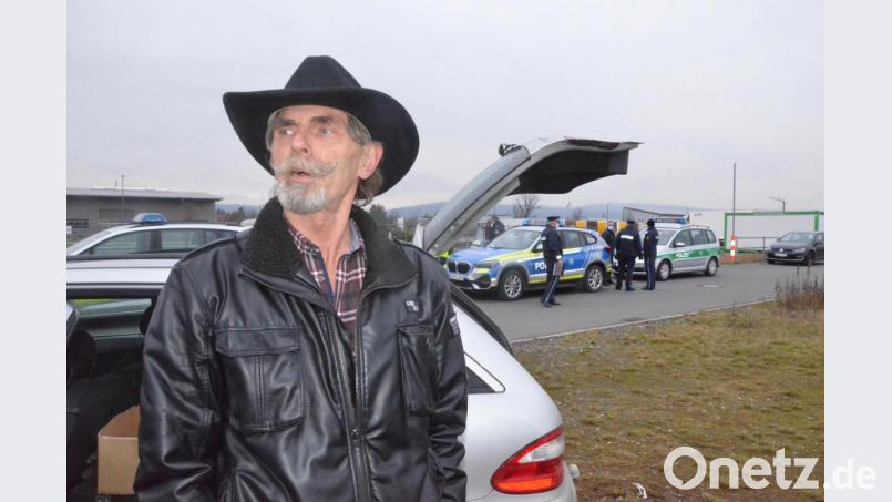 Alles Fake. Franz-Josef-Strauß-Fan Helmut Bauer glaubt den Zahlen nicht und fordert die Abberufung des Bayerischen Landtags. Bild: uz