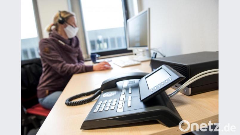 Die Kontaktnachverfolgung hat das Gesundheitsamt nach eigenen Angaben im Griff: "Nach wie vor werden alle eingehenden Befunde am aktuellen Tag bearbeitet und fertig ermittelt." Symbolbild: Daniel Bockwoldt/dpa