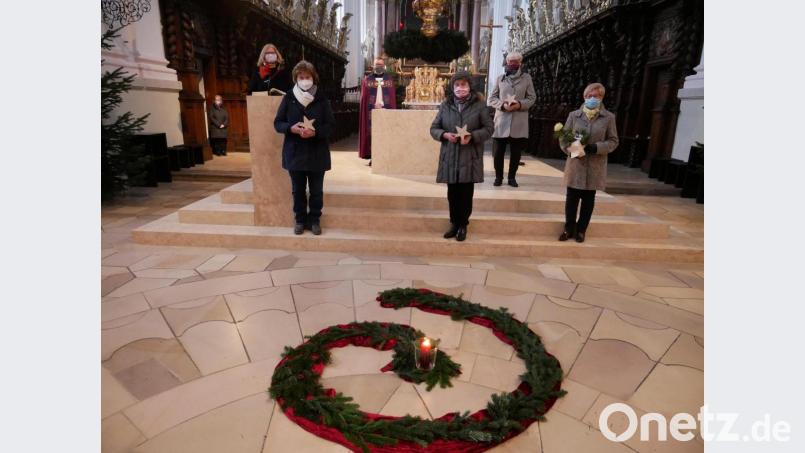 Ein herzliches Dankeschön mit einem selbst gebastelten Weihnachtsstern galt den zuverlässigen Austrägerinnen der Verbandszeitschrift „Engagiert“. Bild: hmr