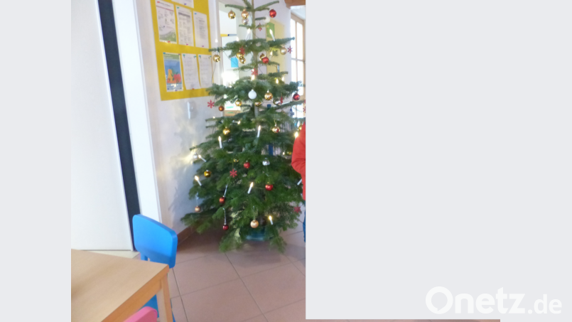 Der Christbaumhof Kammerer aus Döllnitz spendete den Christbaum für die Kita Bild: sl