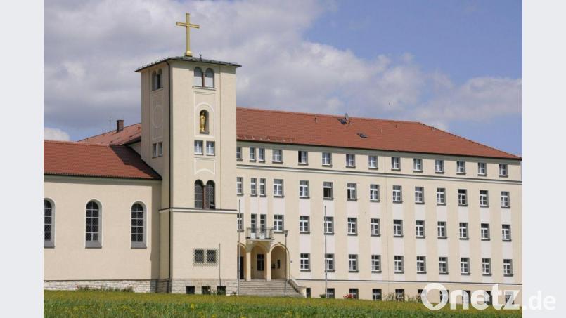 Das Mutterhaus der Schulschwestern in Auerbach ist von einem Corona-Ausbruch betroffen. Archivbild: Petra Hartl