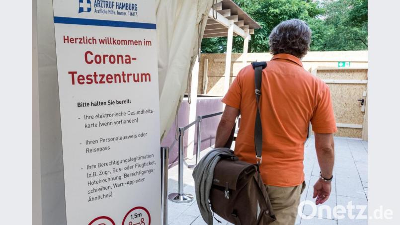 Die Coronapandemie ist in Deutschland auf ihrem Höhepunkt angelangt. Wer jetzt noch Urlaub im Ausland macht, kann sich seinen Coronatest nicht vom Staat bezahlen lassen. Bild: Markus Scholz/dpa