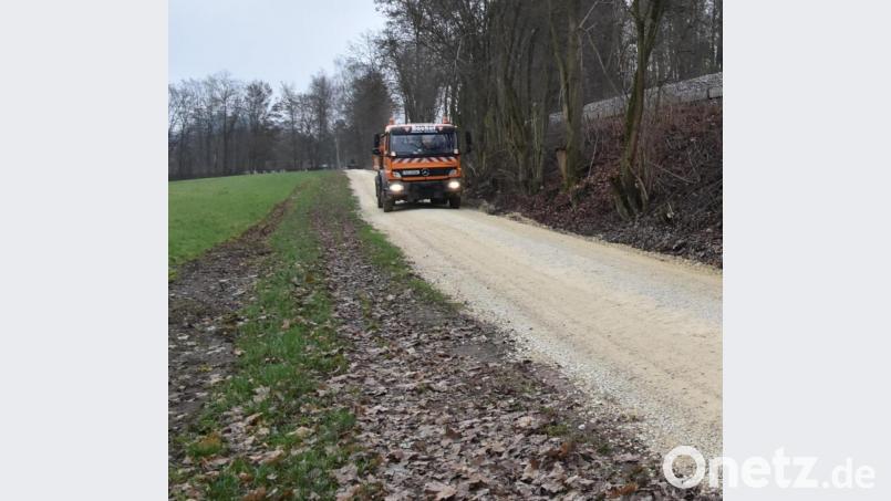 Auf 200 Metern befestigte der Bauhof den früheren Trampelpfad entlang der Bahnlinie. Bild: Andreas Royer