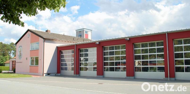 Die evangelische Christvesper findet in der Fahrzeughalle der Feuerwehr statt. Dafür ist eine Anmeldung erforderlich. Bild: rgr