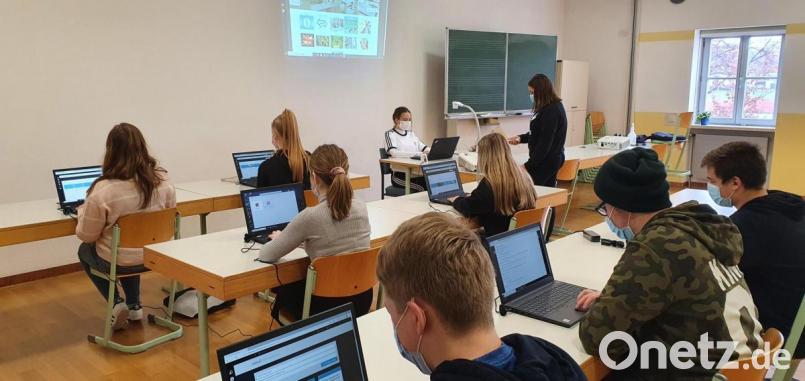 Die Landgraf-Ulrich-Mittelschule ist für den Distanzunterricht bestens gerüstet. Für jeden Schüler steht ein Computer zur Verfügung. Bild: bnr