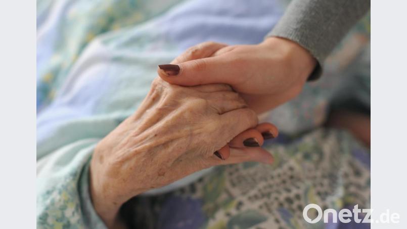 Bei Senivita gibt es laut Aussage des Unternehmens keine Einschränkung bei der Betreuung der Senioren in den Heimen Symbolbild: Patrick Pleul