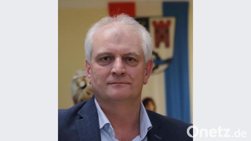 Bereichsleiter Wolfgang Zwicknagl von der Schwandorfer Arbeitsagentur berichtete vor dem Jugendhilfeausschuss des Kreistags. Bild: Thomas Dobler
