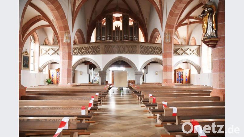 Leere Kirchen wie zu Ostern soll es an Weihnachten nicht geben. In den Pfarreien (im Bild St. Laurentius Eschenbach) wird alles getan, dass Gottesdienste stattfinden können. Bild: Gabi Schönberger