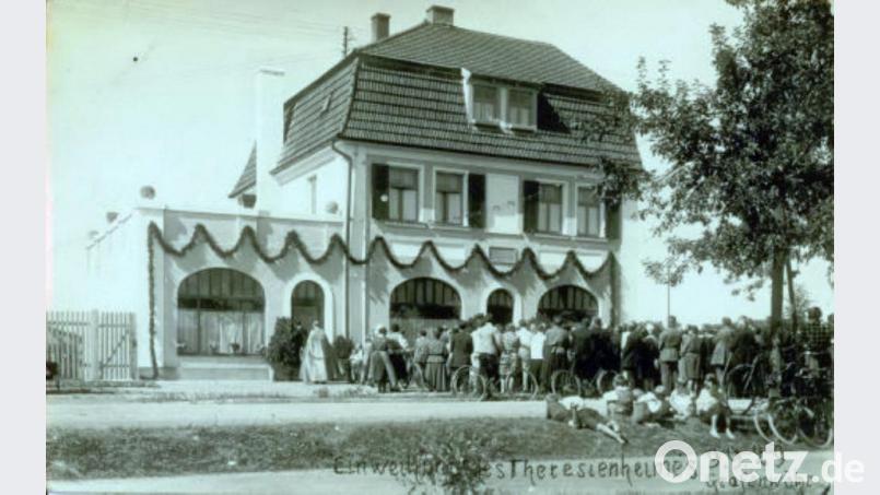 Das Bild zur Einweihung des Kindergartens im Theresienheim im Jahr 1929 ist auf dem April-Blatt des CSU-Kalenders zu finden. Es soll Anreiz geben, das „Grafenwöhrer G´schichterl“ mit dem Titel „Wohl behütet – Die Kinderbewahranstalt Grafenwöhr“ auf der Homepage des Kultur- und Militärmuseums zu lesen. Repro: mor