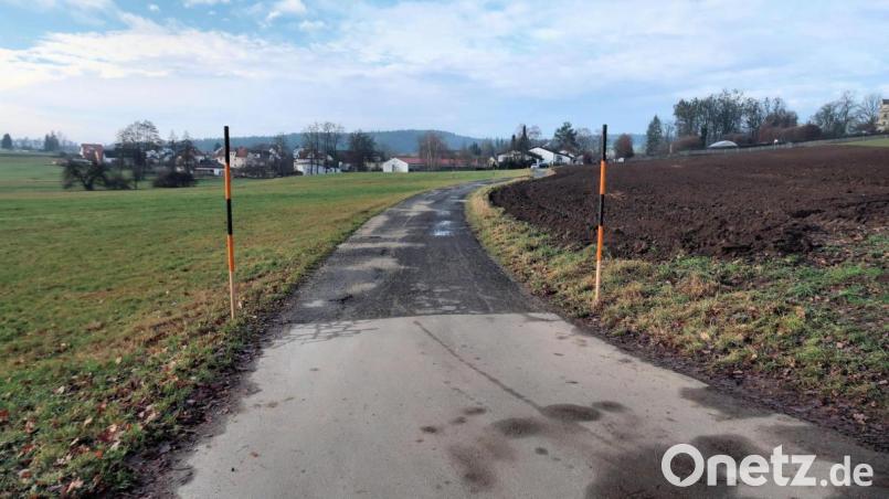 Von der Sieglestraße kommend erhält die Sonnengasse beidseitige Bankette sowie einen Entwässerungsgraben. Bild: bsc