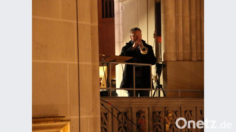 Franz Badura beim Adventskonzert in der Basilika St. Martin. Bild: upl
