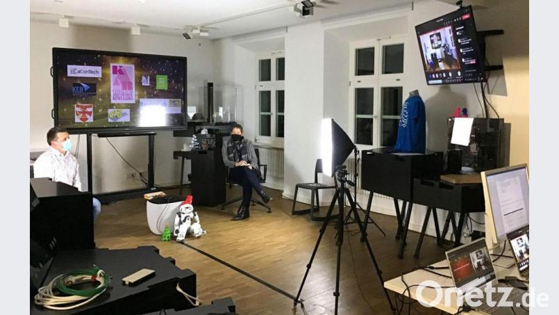 Das Bayernlab in Nabburg zeichnete für die digitale Übertragung des Weihnachtsmarktes verantwortlich. Repro: uz