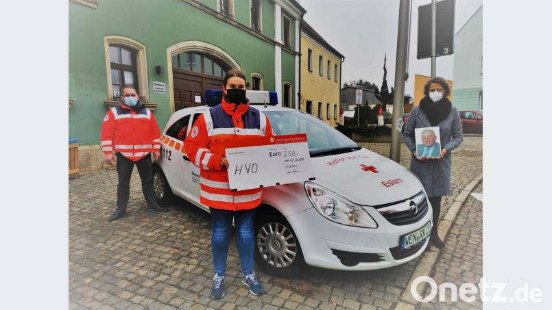 Mit der Spende an die HvO Stefan Hammerl und Laura Roth will Maria Kleber-Reitinger gleichzeitig an ihren Onkel und HvO-Mitgründer erinnern. Bild: gz
