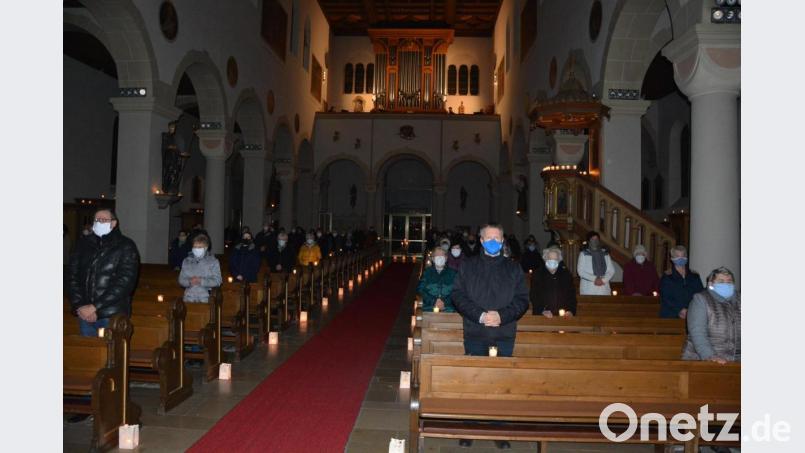 Bei der jüngsten Rorate-Messe in der Stadtpfarrkirche waren alle Platzkarten vergeben.- Bild: jr