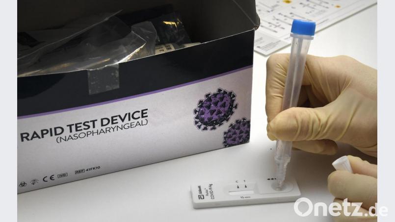 Der BRK-Kreisverband Weiden-Neustadt/WN bietet Angehörigen - und nur ihnen - von Pflegebedürftigen in Seniorenheimen und Behinderteneinrichtungen Schnelltests an Heiligabend und den beiden Weihnachtsfeiertagen an. Bild: Petra Hartl