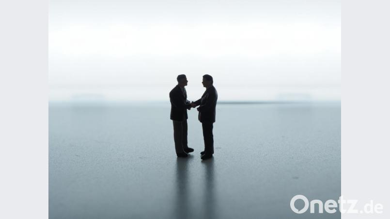 Der richtige Umgang miteinander spielt auch in Unternehmen eine entscheidende Rolle. Bild: tomatoko/Adobe Stock
