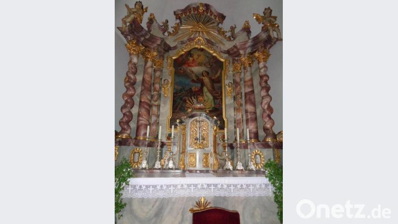 „Ich sehe den Himmel offen und Jesus zur Rechten Gottes sitzen“. Dieser Ausspruch des heiligen Stephanus ist auch auch dem Altarbild in Muschenried in Szene gesetzt. amö amö