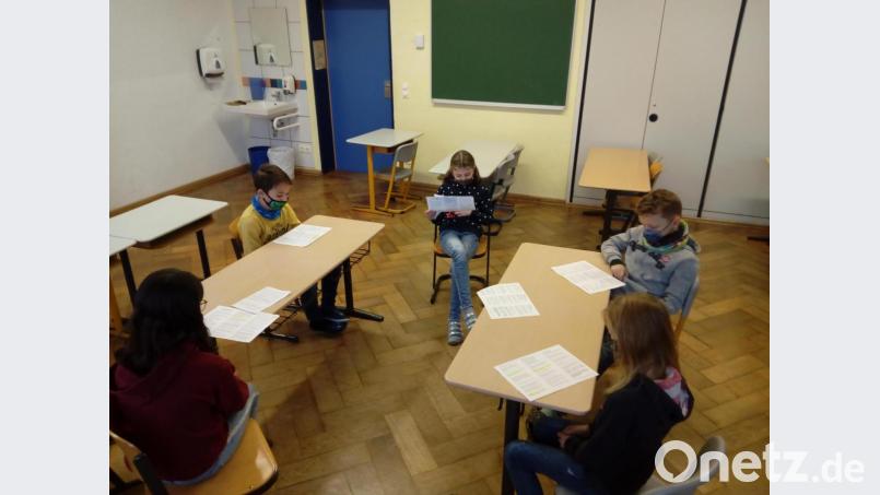 Ein Hörspiel mit Pantomimendarstellung ist heuer die pfiffige Variante des Krippenspiels in St. Georg, das Drittklässler der Max-Josef-Schule an Heiligabend in der Georgskirche nachmittags inszenieren. Bild: ads