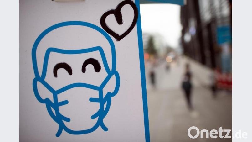 Die Stadt Weiden verschärft ab Weihnachten ihre Maßnahmen zum Infektionsschutz. Bei Versammlungen muss weiterhin eine Mund-Nase-Bedeckung getragen werden. Bild: Federico Gambarini