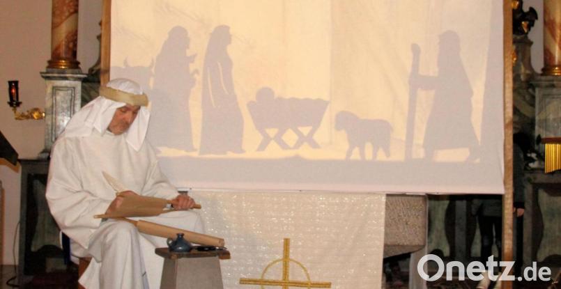 Ein Schattenspiel mit der Geschichte von Josef und Maria wurde in der Pfarrkirche Schmidmühlen gezeigt. Bild: bjo