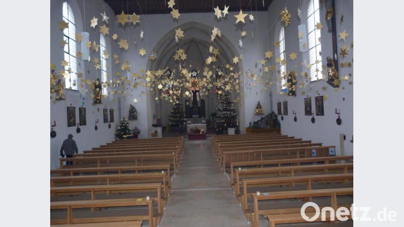Die Pfarreiengemeinschaft Mantel-Neunkirchen bastele in der Adventzeit Sterne. Bild: hok