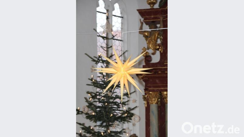 Der Herrnhuter Stern leuchtet seit einigen Jahren in der Advents- und Weihnachtszeit in der Neustädter Kirche. Bild: rpp