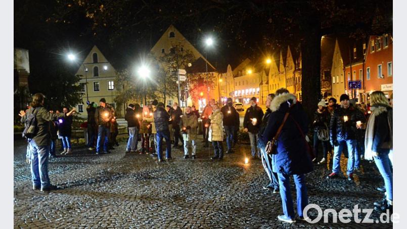Wanderung gegen das Infektionsschutzgesetz wie diese hier Ende November wird es nach dem Erlass der neuen Allgemeinverfügung der Stadt ab sofort nicht mehr geben. Archivbild: Kunz