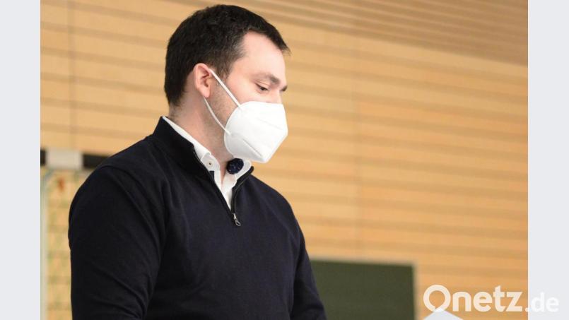 Bürgermeister Sebastian Hartl war trotz Maske bei den Erklärungen bei allen Gremiumsmitglieder zu verstehen. Bild: bey