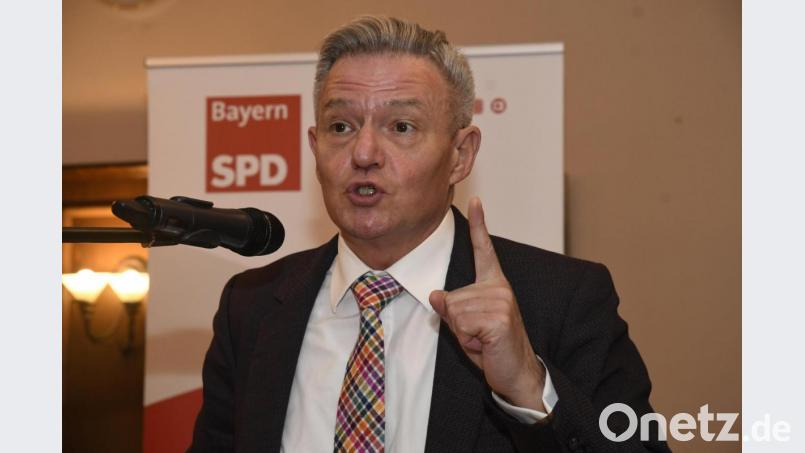 Horst Arnold, Fraktionsvorsitzender der SPD-Fraktion im Bayerischen Landtag, beim Politischen Ascherdonnerstag der SPD in Amberg. Bild: Petra Hartl