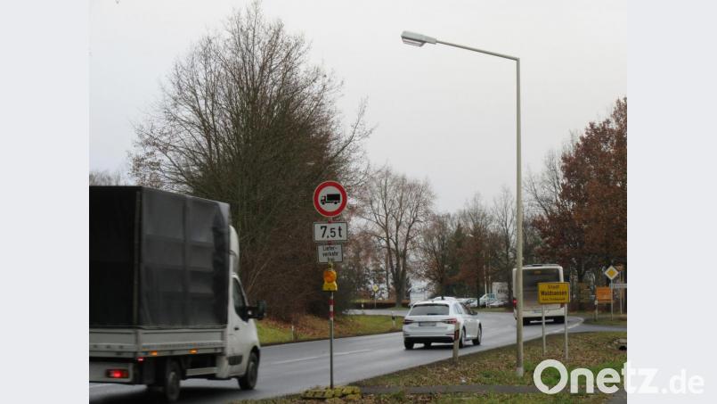 Das Durchfahrtsverbot für den Lkw-Schwerlastverkehr in Waldsassen ist um weitere zwei Jahre verlängert worden. Bild: kgg