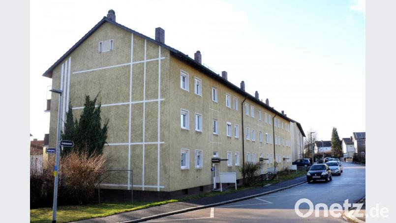 In der Endemannstraße werden die Wohnungen saniert. Im Mai geht’s los. Aktuell lässt das Wohnungsunternehmen Amberg zwei neue Häuser im selben Quartier bauen, die Platz für 15 Wohnungen bieten. Bild: Stephan Huber