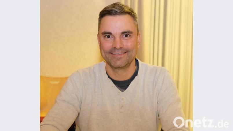 FWG-Fraktionssprecher Sebastian Pittner dankt in der Jahresschlusssitzung des Gemeinderats für die vertrauensvolle Zusammenarbeit und mahnt zu weiterer Geschlossenheit Bild: do