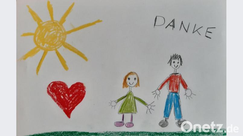 In all den Jahren bedankten sich immer wieder Kinder mit einem selbst gemalten Bild für die Unterstützung aus der Spendenaktion "Bürger helfen Bürgern" der Stadt Windischeschenbach. Bild: Stadt Windischeschenbachexb