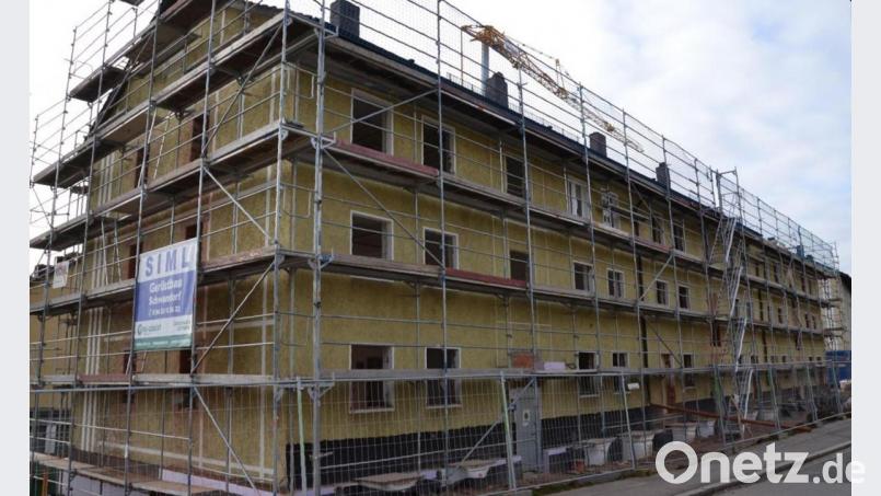 Mit diesem Block mit der Postadresse Endemannstraße 1, 3 und 5 hat die Genossenschaft Wohnungsunternehmen Amberg ihre groß angelegte Bestandssanierung begonnen. Bild: tk
